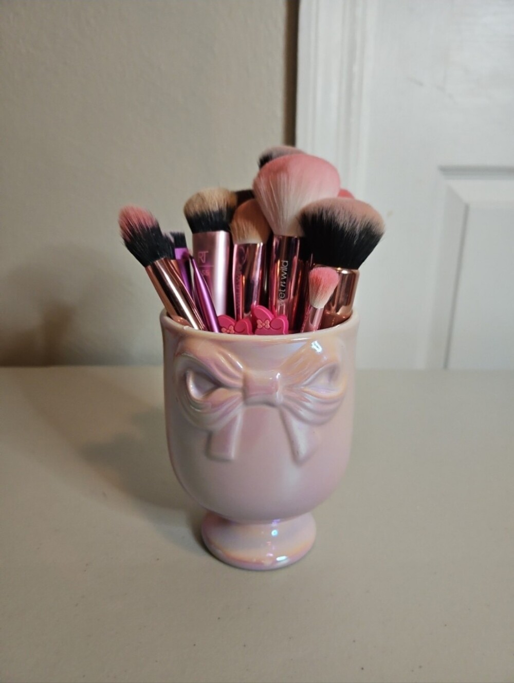 Target Bullseye Purple Iridesent Bow Makeup Brush Holder Vase
